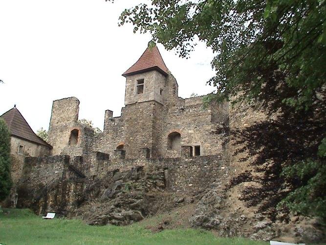 Hrad a zámek Klenová