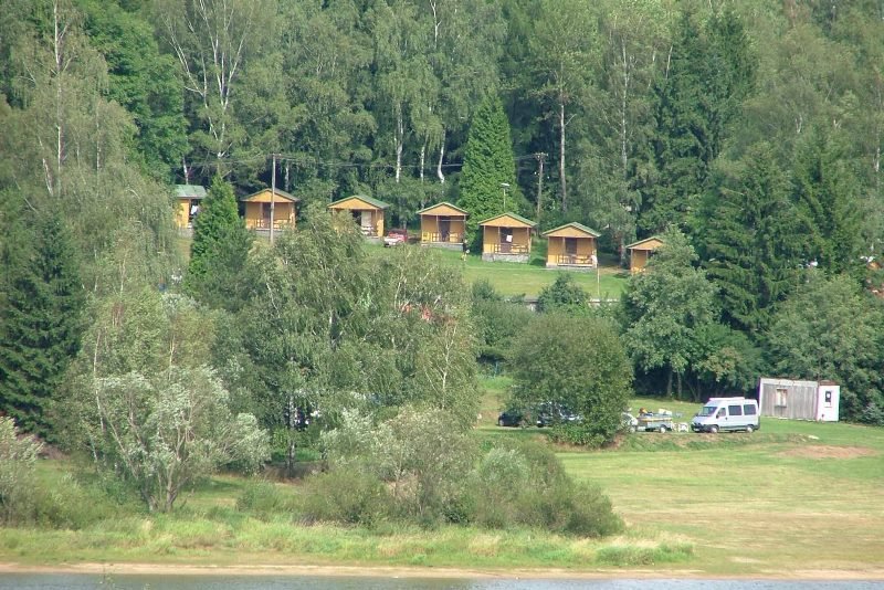 Yachtclub Pardubice, sportovní areál a ubytování na Seči