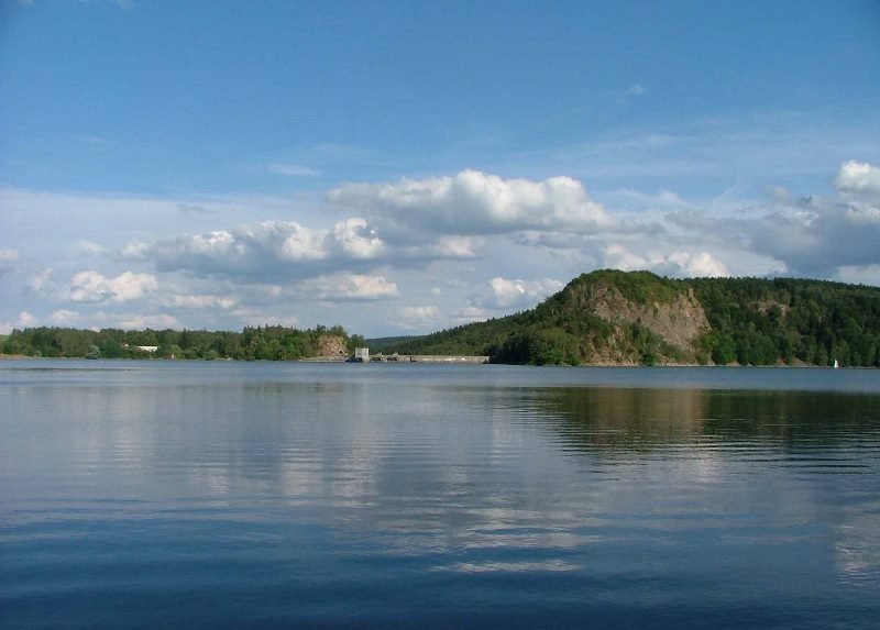 Yachtclub Pardubice, sportovní areál a ubytování na Seči