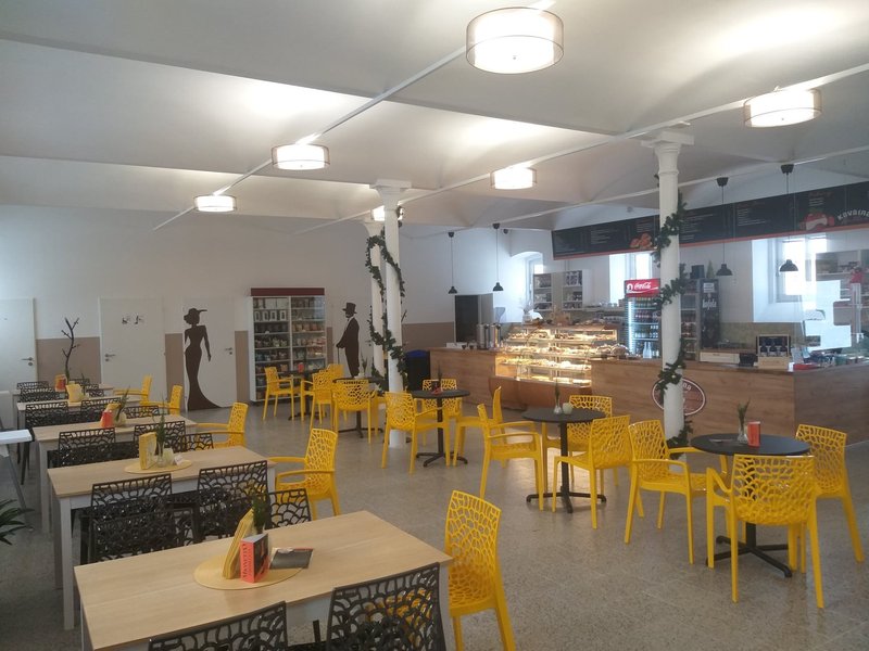 Kavárna Hellas Zručský dvůr