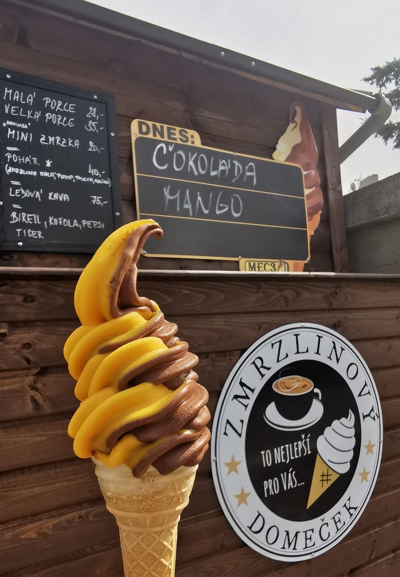 Zmrzlinový a Vinný domeček Hrádek