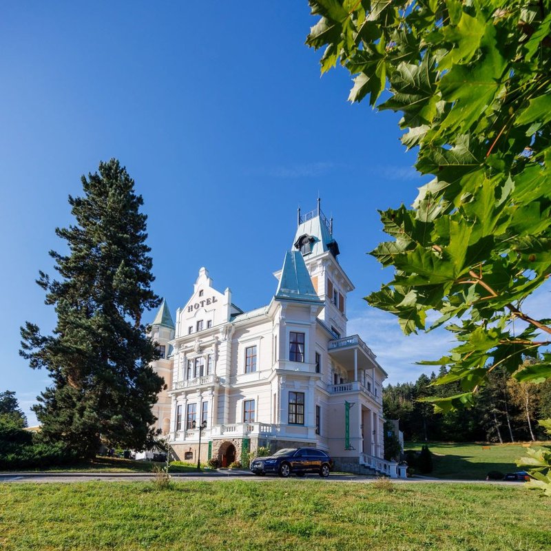 Château Cihelny - hotelový komplex